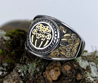 Bear Claw with Gold Ring