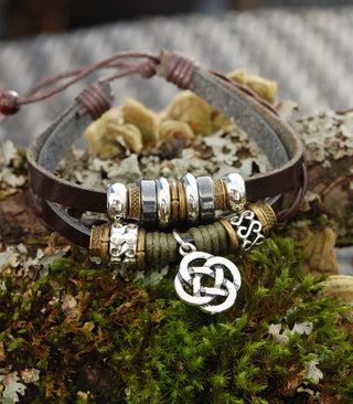 Expresso Leather Bracelet with Round Celtic Lughs Knot